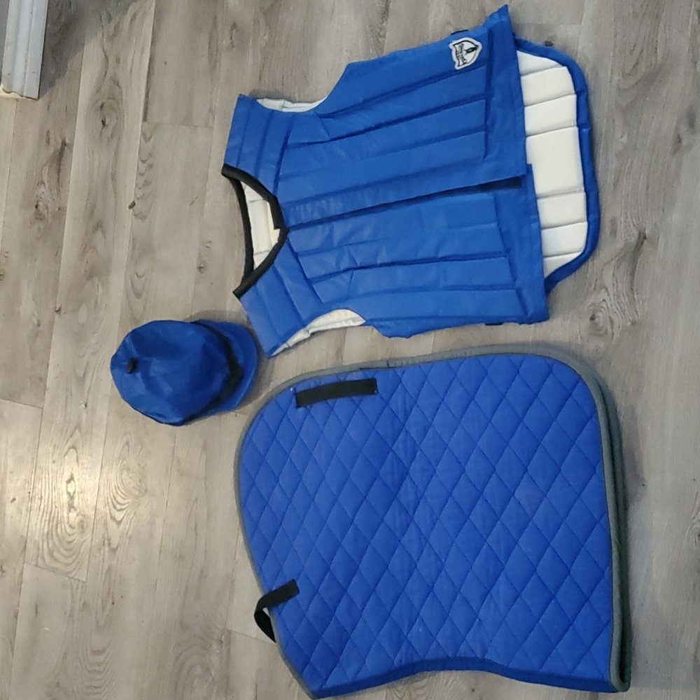 Like New Women's Large Tipperary Eventing w/Matching Helmet Cover & Saddle Pad